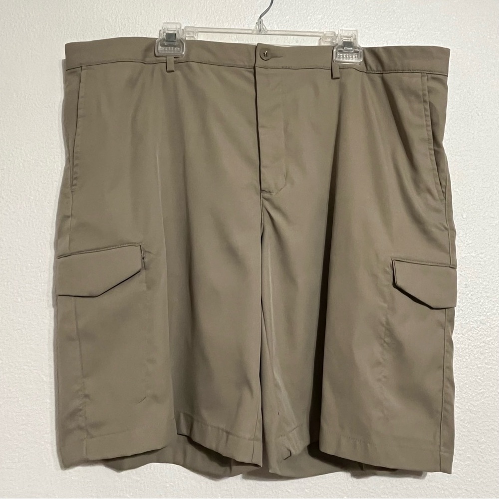 Greg Norman Attack Life Golf Casual Flat Front Shorts Size 42